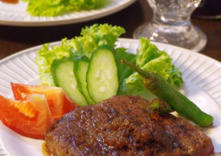 Step-by-Step Guide to Make Beef Steak with Grated Onion Sauce