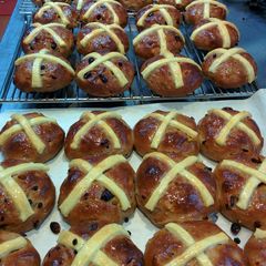 A picture of Hot Cross Buns.