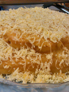 A picture of Yema Cake.