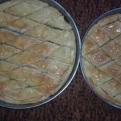 A picture of طريقة عمل البقلاوة البيتية.