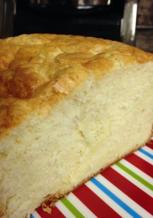 A picture of Cream Cheese Pound Cake.