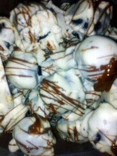 A picture of Oreo Truffles.