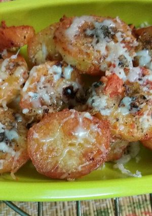 A picture of Oven roasted chilli potato.....