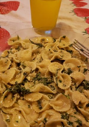 Una foto de Fideos con salsa de espinaca