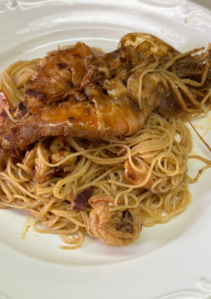 Una foto de Pasta pelo de ángel con camarones a la sonorense