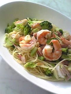 A picture of Shrimp and Broccoli Pasta.