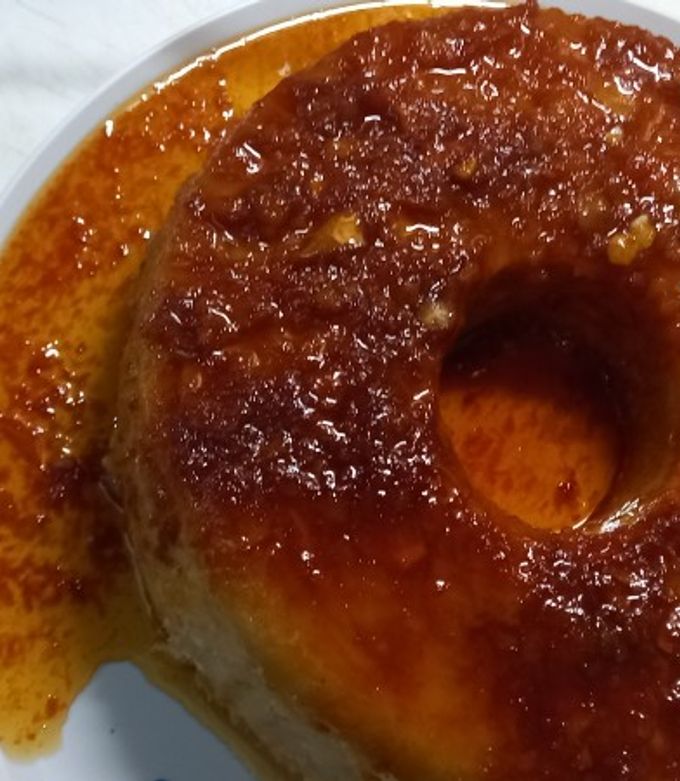Una foto de Budín de pan casero😍