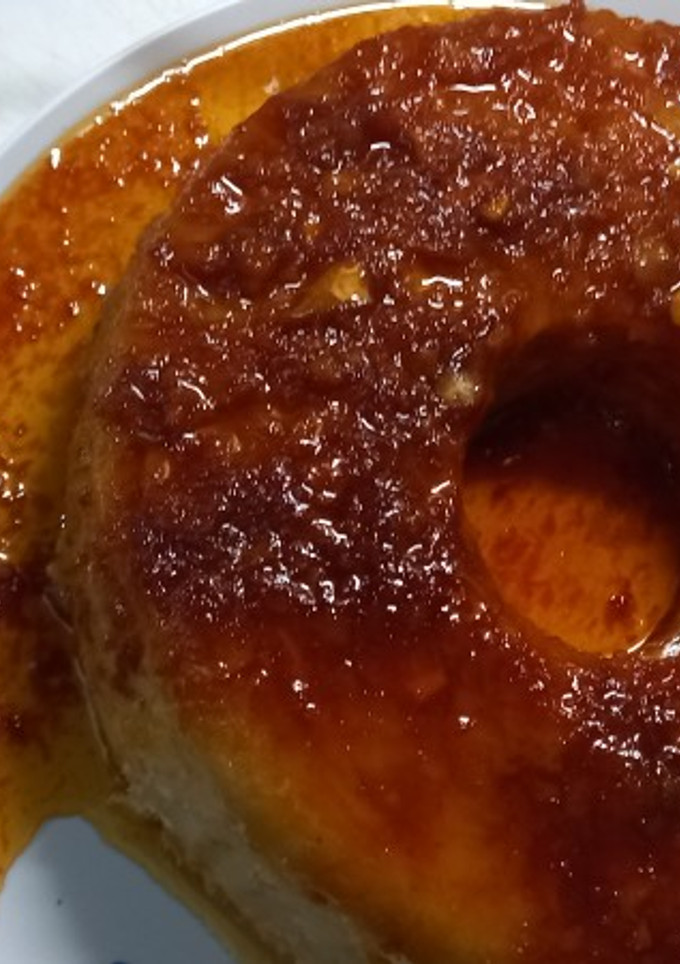 Una foto de Budín de pan casero😍