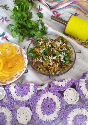 સુરતી ઊંઘિયુ (Surti Undhiyu Recipe In Gujarati) રેસીપી મુખ્ય ફોટો