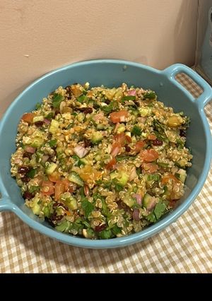 صورة لوصفة -سلطة الكينوا اللذيذه🥗😋!