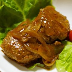A picture of Quick and Easy Simmered Hamburger Steaks.