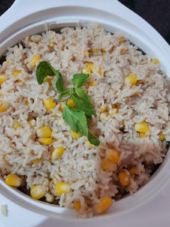 ஸ்வீட் கார்ன் ரைஸ்(sweet corn rice recipe in tamil) செய்முறை முக்கிய புகைப்படம்