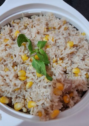 ஸ்வீட் கார்ன் ரைஸ்(sweet corn rice recipe in tamil) செய்முறை முக்கிய புகைப்படம்