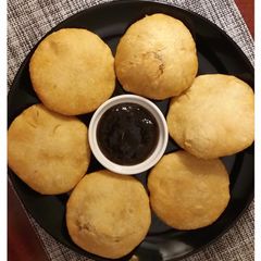 A picture of Pyaaz ki kachori.