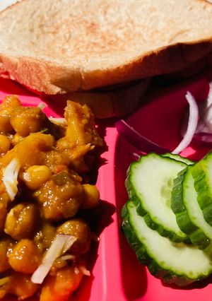 ঘুগনি (Ghugni recipe In Bengali) রেসিপির প্রধান ছবি