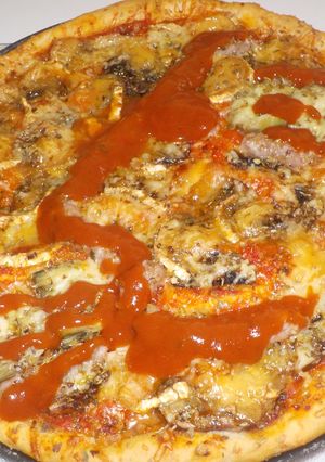 Foto principal de Pizza de longaniza Halloween
