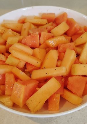 A picture of Muskmelon and papaya salad.