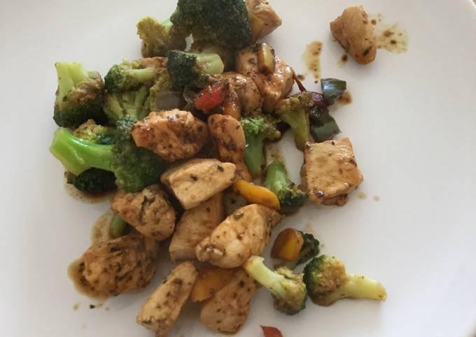 Steps to Make Speedy Worcester sauce chicken with broccoli