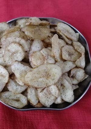 કેળા વેફર્સ (Kela Wafers Recipe In Gujarati) રેસીપી મુખ્ય ફોટો