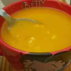 Una foto de Sopa crema de zapallo y choclo