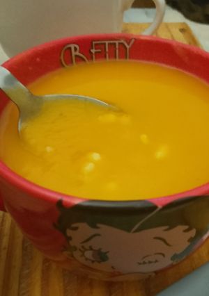 Una foto de Sopa crema de zapallo y choclo