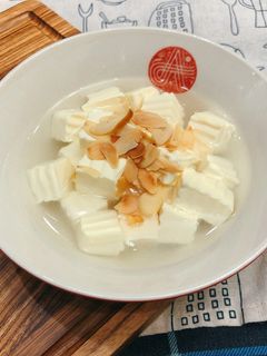 Hình của món Chè Khúc Bạch.