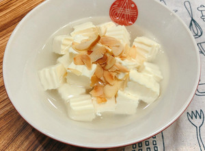 Hình của món Chè Khúc Bạch.