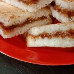 A picture of Bread Jam.
