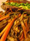Champiñones ostras con vegetales y papa camote