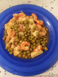 Una foto de Guisantes con chocos y langostinos