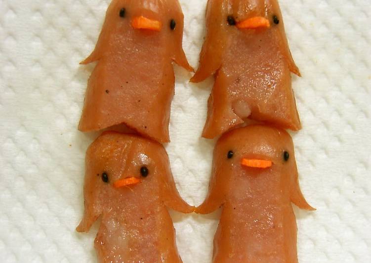 Simple Way to Make Wiener Sausage Penguins for Bento in 33 Minutes for Young Wife