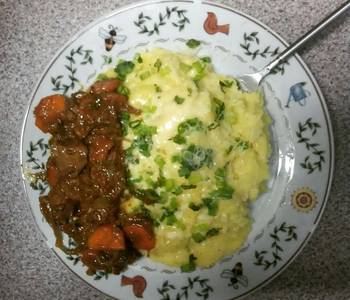 New Recipe cheesed mash potatoes topped with spring onions  chicken liver stew Delicious and Healthy