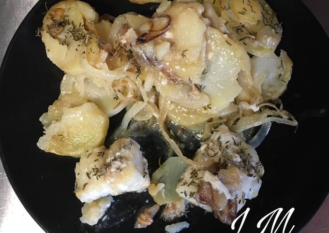 Bacalao con vino blanco, tomillo y romero Receta de LOURDES MANRIQUE  TORREIRA- Cookpad