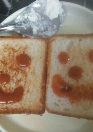 A picture of Bread sandwich.