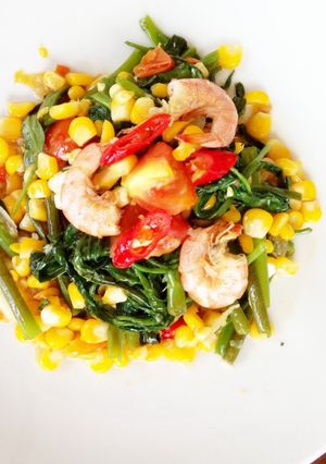 Foto resep Tumis udang campur jagung dan kangkung