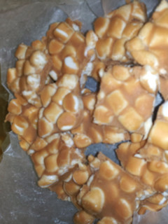 A picture of Peanut butter marshmellow squares.