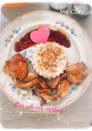 Hình của món Ếch sốt mè nướng.