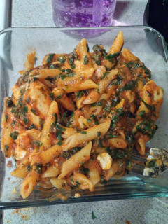 A picture of Creamy spinach and chicken pasta.