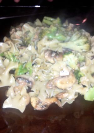 A picture of Broccoli garlic pasta.