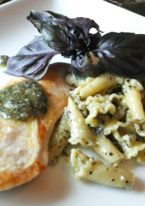 A picture of Pesto Sauce.