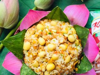 Cơm hấp lá sen chay