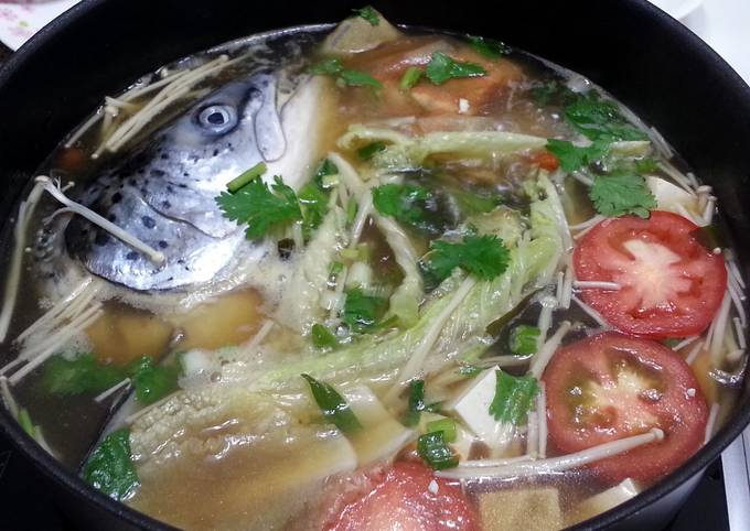 Recipe of Ultimate Salmon Hotpot in Chinese Herbal Soup