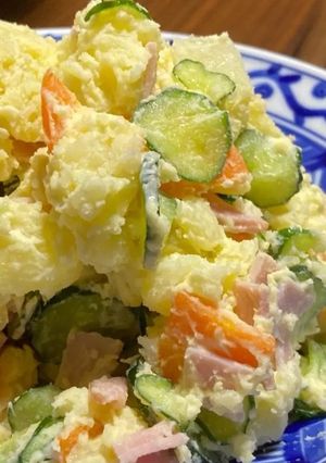 Una foto de 🥔🥕🥒 Ensalada de Papa al estilo japonés