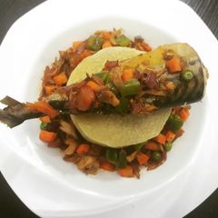 A picture of Boiled Yam with mashed fish sauce.