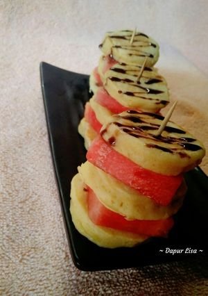 Foto resep Fluffy mini buttermilk pancakes with watermelon