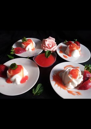 صورة لوصفة باناكوتا بصوص فريز