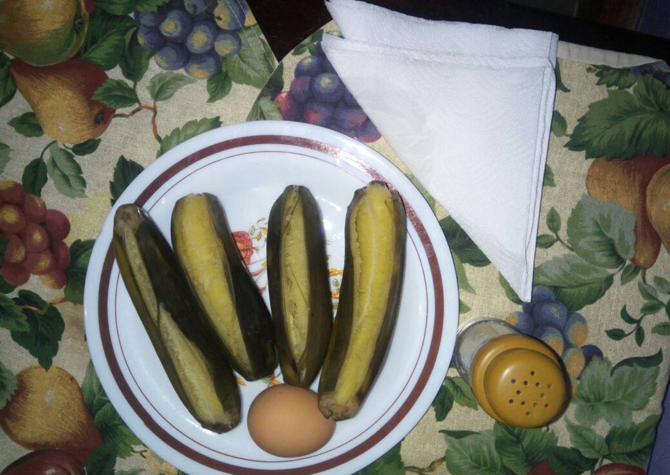 Boiled bananas