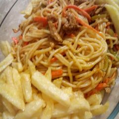 A picture of Chowmien with French fries.