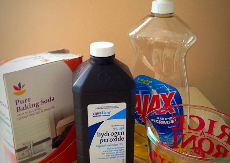 Simple Way to Make Perfect Anti-Skunk Deodorant For Dogs (Do Not Eat… Unless You've Eaten A Skunk!)