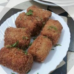 A picture of Fried lasagne roll.